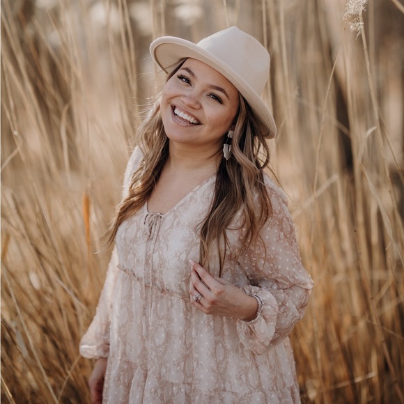 Meet your Posher, Mikayla - Picture 1 of 1